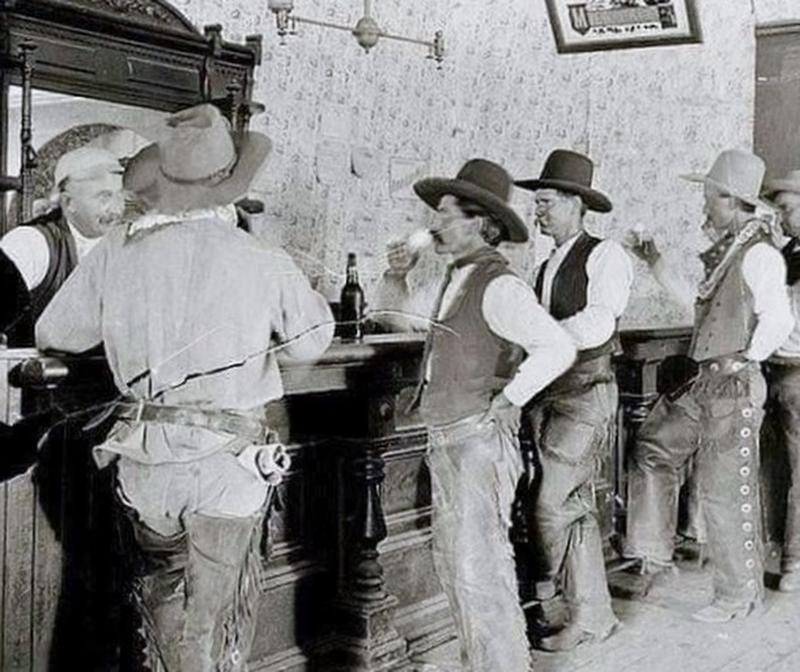 Life in the 1890s Saloon