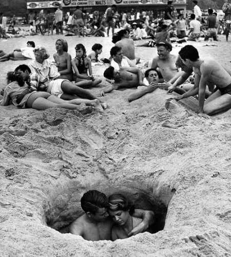 Look Again… These Forgotten Retro Photos Show The Real Story From The Past