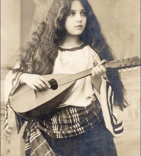 Forgotten Photos To Take You Back To Better Days