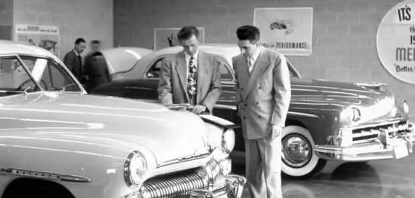 Salesperson - Making Deals and Earning Commissions